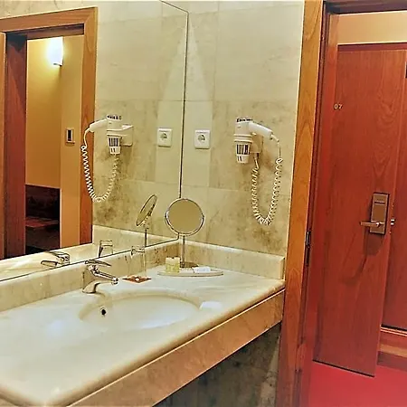 Quinta Do Louredo Hotel