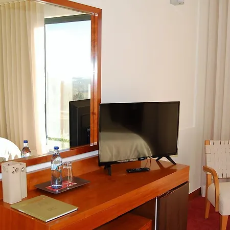 Quinta Do Louredo מלון 4*
